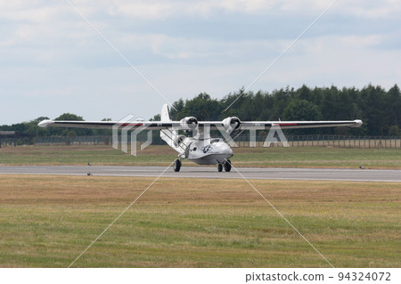 美國陸軍航空隊 OA-10 Catalina 飛艇起飛 94324072