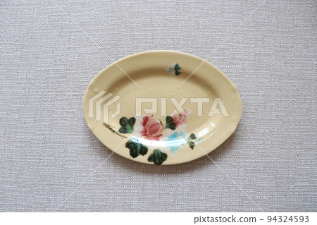 Sombe 器皿,來自越南南部的複古陶器 Sombe 器皿,來自越南南部的複古陶器 94324593