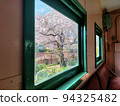 Cherry blossoms seen from the window 94325482