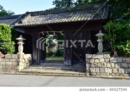 大津市澤澤神社北門和深綠色 大津市澤澤神社北門和深綠色 94327504