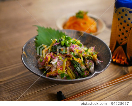 horse mackerel with chrysanthemum flowers 94328657