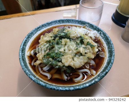 咖哩烏冬面和肉烏冬面 94329242