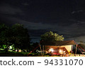 Night at the campsite/cloudy sky 94331070