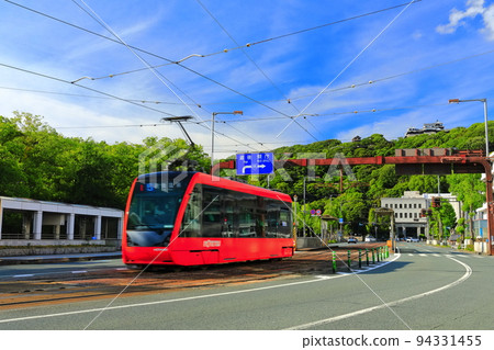 [愛媛縣]伊予鐵電車、松山城、愛媛縣廳 94331455