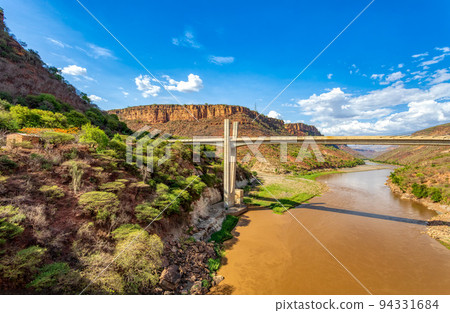 Old and new bridge across Blue Nile, Ethiopia 94331684