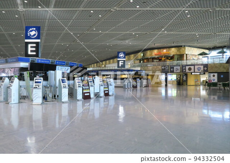 Narita airport without people 94332504