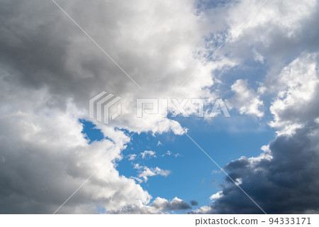 black and white clouds 94333171