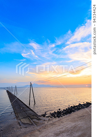 Sunset and Summer Daimei Kaidokoro at low tide, Tamana City, Kumamoto Prefecture 94334424