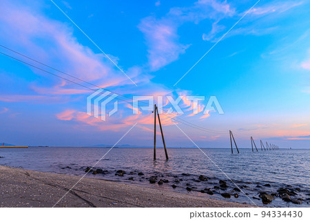Taiake Kaidokoro in summer at dusk, at high tide, Tamana City, Kumamoto Prefecture 94334430