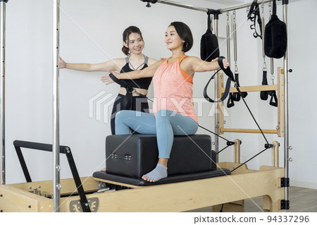 產婦普拉提圖像 94337296