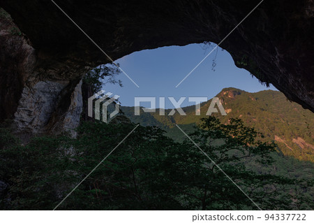 The view of Mt. Myojin from the Tsutenmon Gate Chiugankyo Shinshiro City, Aichi Prefecture 94337722