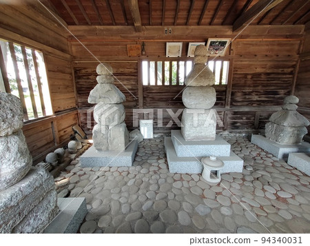 Grave of military commander Shigetada Hatakeyama 94340031