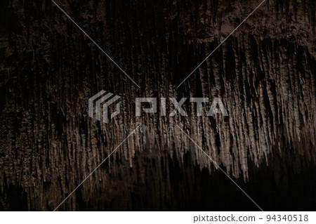 Needle-like stalactite 94340518