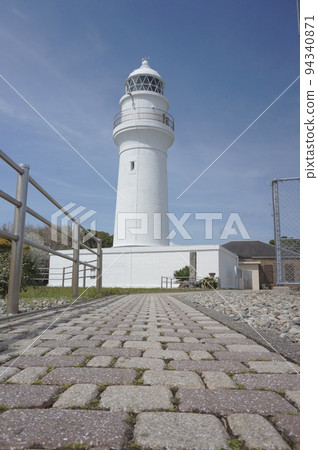 A lighthouse that protects the voyage 94340871