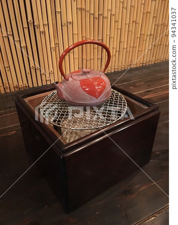 Nambu Iron Brazier and Nambu Ironware Brazier, Charcoal and Nambu Ironware Warmth 94341037