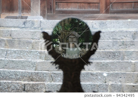 "Shinto mirror" of Iya Shrine (Iya, Higashiizumo-cho, Matsue City, Shimane Prefecture) 94342495