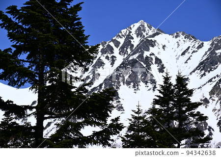 春天，西穗高山，殘雪 94342638