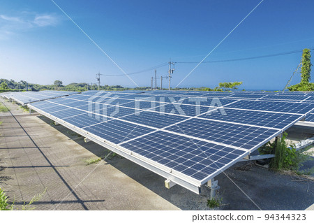 太陽能電池板安裝圖像範圍廣泛 太陽能電池板安裝圖像範圍廣泛 94344323
