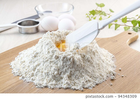 新鮮香噴噴的小麥粉 94348309