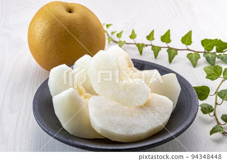 新鮮美味的梨 94348448