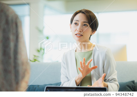 採訪採訪攝影師 94348742