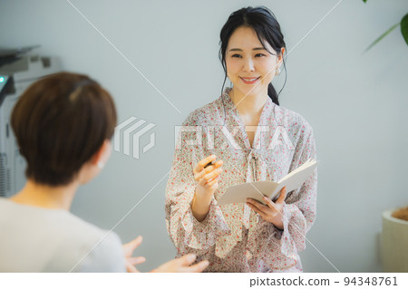 採訪採訪攝影師 94348761
