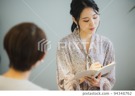 採訪採訪攝影師 94348762
