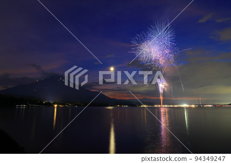 Yamanakako Fireworks and Mount Fuji Yamanakako Fireworks and Mount Fuji 94349247