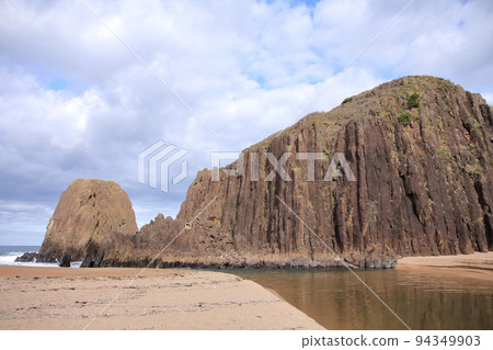 Tango-Takeno coast and oddly shaped rocks Byobuiwa and Tateiwa 94349903