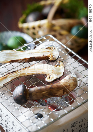 炭烤國產松茸 94349970