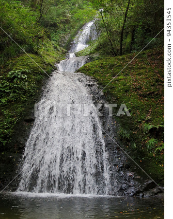 Waterfall 94351545