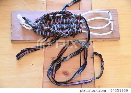 Japanese technology to recycle old cloth to make cloth saddles 94351569