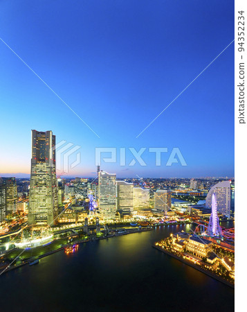 Minatomirai區的夜景 94352234
