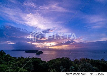 The sun setting over Tomogashima seen from Miyama Fort Observatory 94353587