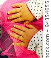 小孩的手 94354655