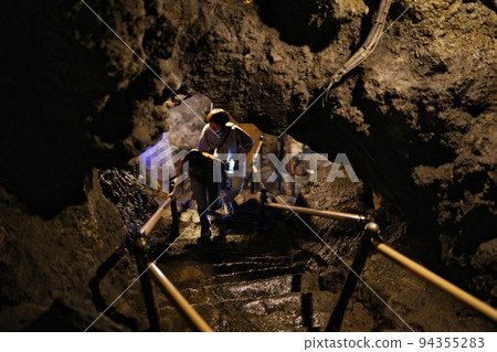 Narusawa ice cave lava tunnel 94355283