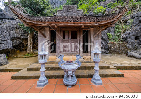 Bich Dong Temple (Bibo) in Ninh Binh, Vietnam Bich Dong Temple (Bibo) in Ninh Binh, Vietnam 94356338