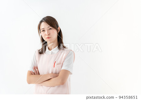 憂心忡忡的婦女、護理員、家庭傭工、托兒所老師 憂心忡忡的婦女、護理員、家庭傭工、托兒所老師 94358651