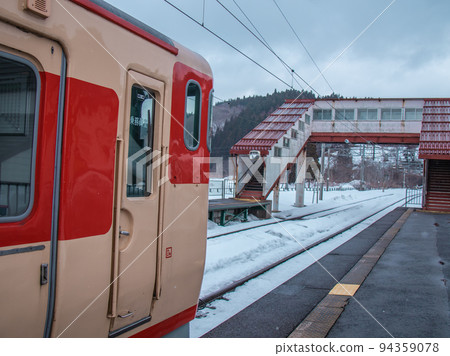 Kiha running in the snow Donan Isaribi Railway Oshima-Tobetsu Station Kiha running in the snow Donan Isaribi Railway Oshima-Tobetsu Station 94359078