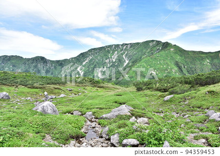 夏天的立山 從天平平看到的群山 夏天的立山 從天平平看到的群山 94359453