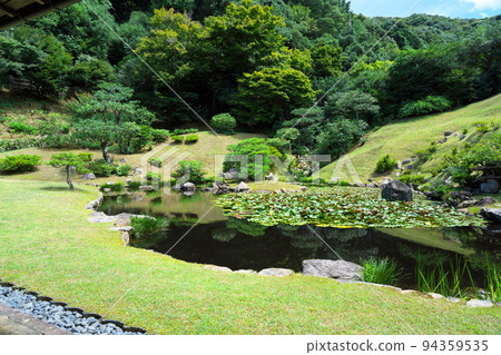 [China's 33 Kannon Sacred Sites] No. 32 Kannon-in Garden of National Scenic Beauty 2 Tottori City, Tottori Prefecture 94359535