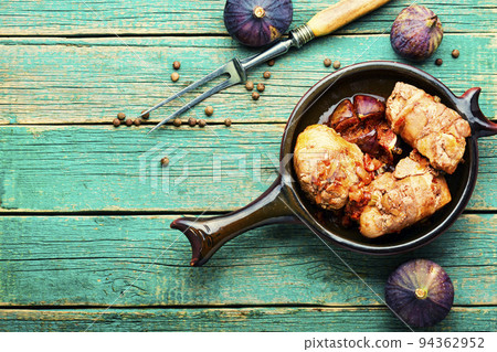 Chicken breast roll roast with figs 94362952