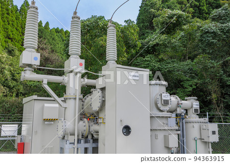 Extra-high voltage substation 94363915