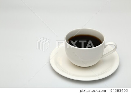 Coffee in a white coffee cup (background white) 94365403