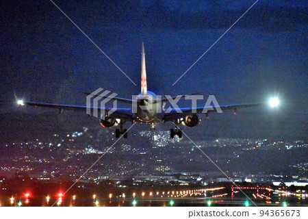 Osaka Airport Senri River Embankment Powerful Nighttime Landing Scenery Osaka Airport Senri River Embankment Powerful Nighttime Landing Scenery 94365673