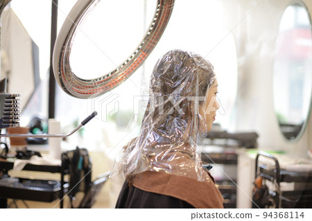 美容院滾珠球的使用方法 美容院滾珠球的使用方法 94368114