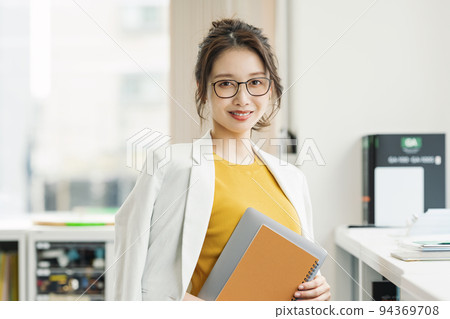 fashionable career woman 94369708