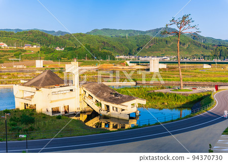Rikuzentakata Miracle Pine Tree and Youth Hostel Ruins Rikuzentakata Miracle Pine Tree and Youth Hostel Ruins 94370730
