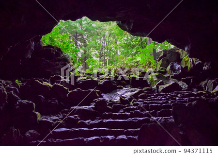 Outside scenery except from inside the lava tunnel 94371115