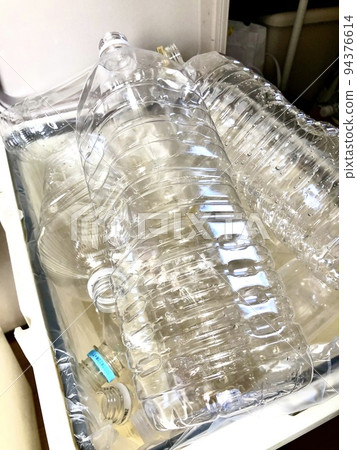 Household PET bottles Non-crushing PET bottles Household PET bottles Non-crushing PET bottles 94376614